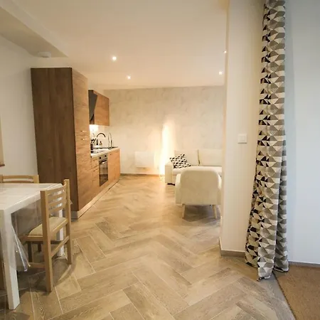 Le Perron D'angouleme Apartment *