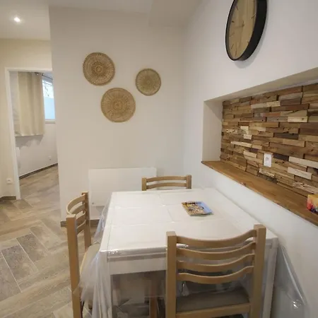 Le Perron D'angouleme Apartment *